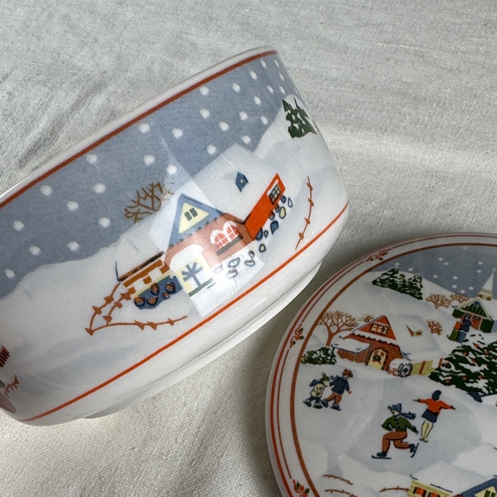Hancook Festive Winter Scene Ceramic lidded Bowl - Picture 10 of 12